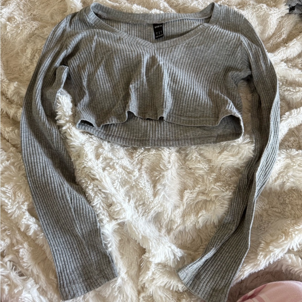 SHEIN Gray Ribbed Crop Top
